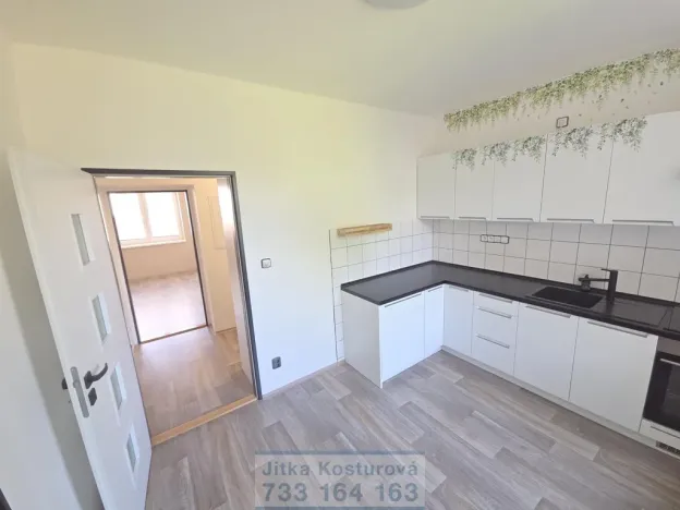 Pronájem bytu 2+1, Krnov - Pod Cvilínem, Čsl. armády, 56 m2