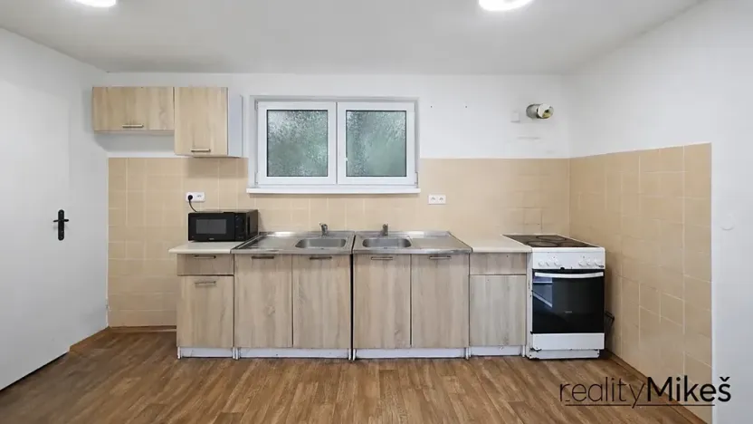 Prodej ubytování, Dobrovice, 500 m2