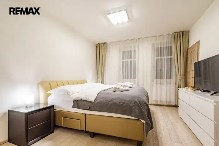 Pronájem bytu 4+kk, Karlovy Vary, Bulharská, 118 m2