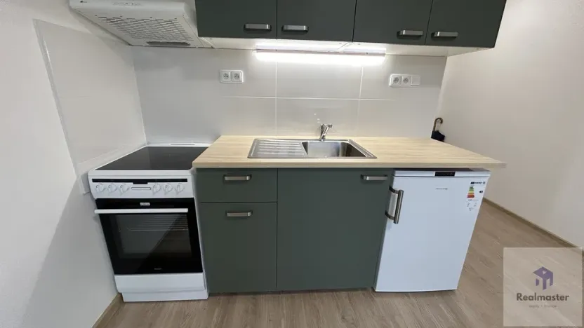 Pronájem bytu 1+kk, Ústí nad Labem - Severní Terasa, Pod Parkem, 21 m2
