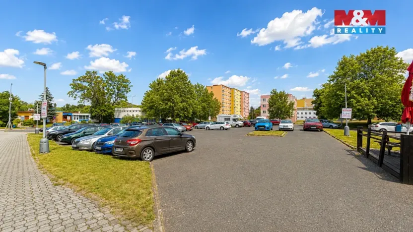 Pronájem obchodního prostoru, Louny, Náměstí Benedikta Rejta, 82 m2