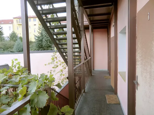 Pronájem bytu 1+1, Praha - Břevnov, Na zástřelu, 34 m2
