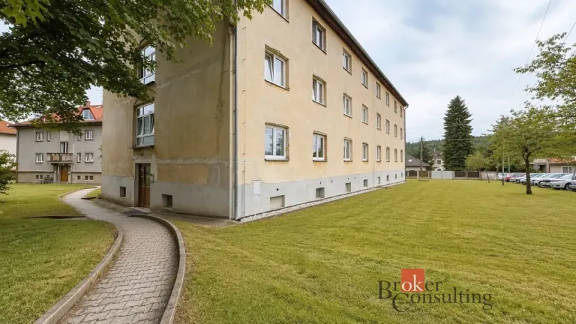 Prodej bytu 3+1, Tlučná, V Rybníčkách, 57 m2