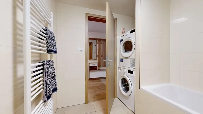 Pronájem bytu 2+kk, Praha - Smíchov, Nádražní, 52 m2