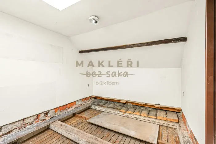 Prodej rodinného domu, Kostelec nad Labem, nám. Pod Martinem, 135 m2