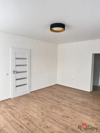 Pronájem bytu 2+1, Chlumec nad Cidlinou - Chlumec nad Cidlinou II, Nábřeží Julia Fučíka, 60 m2