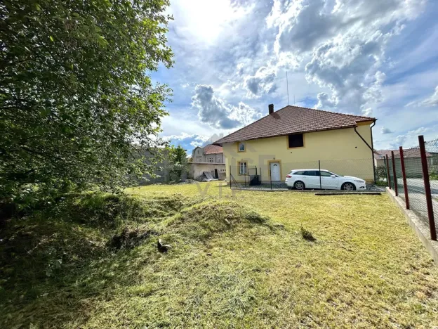 Prodej rodinného domu, Hořany, 452 m2