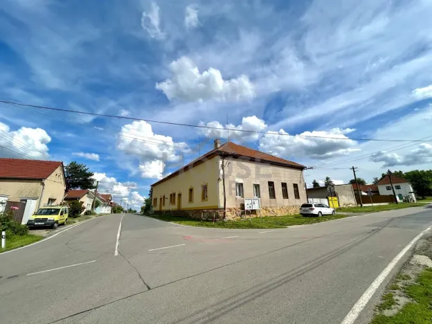 Prodej rodinného domu, Hořany, 452 m2