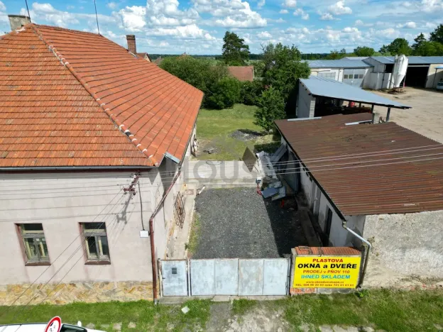 Prodej rodinného domu, Hořany, 452 m2