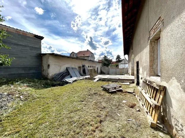 Prodej rodinného domu, Hořany, 452 m2