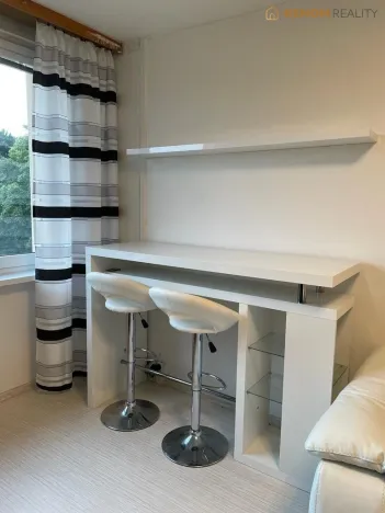 Prodej bytu 2+1, Praha - Kobylisy, Šimůnkova, 46 m2