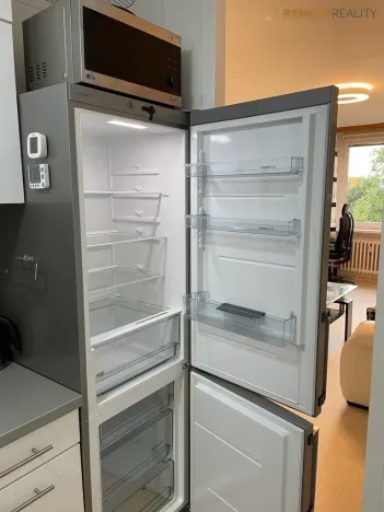Prodej bytu 2+1, Praha - Kobylisy, Šimůnkova, 46 m2
