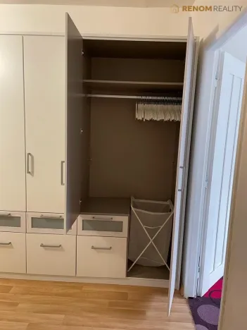 Prodej bytu 2+1, Praha - Kobylisy, Šimůnkova, 46 m2
