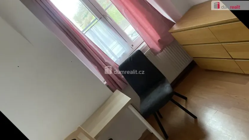 Pronájem bytu 4+1, Praha - Kobylisy, Zenklova, 15 m2