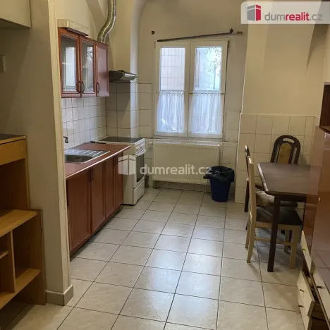 Pronájem bytu 4+1, Praha - Kobylisy, Zenklova, 15 m2