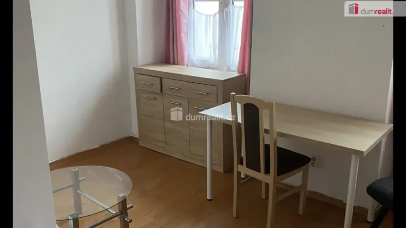 Pronájem bytu 1+kk, Praha - Kobylisy, Zenklova, 15 m2