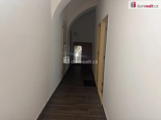 Pronájem atypického bytu, Praha - Kobylisy, Zenklova, 15 m2