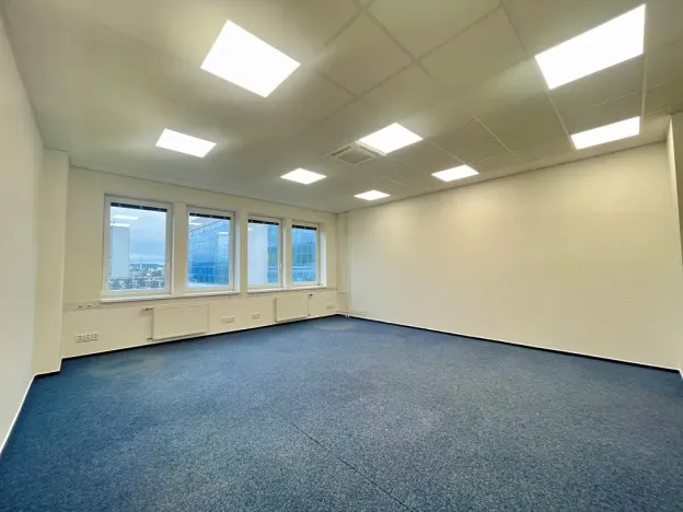 Pronájem kanceláře, Zlín, třída Tomáše Bati, 40 m2