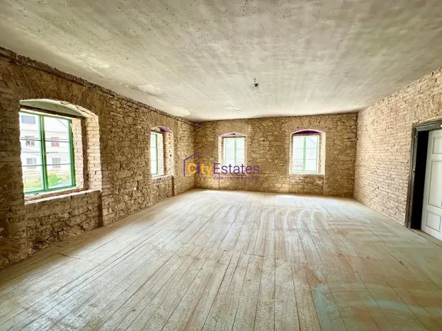Prodej komerční nemovitosti, Tuhaň, 700 m2
