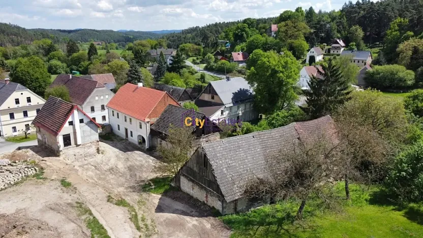 Prodej komerční nemovitosti, Tuhaň, 700 m2