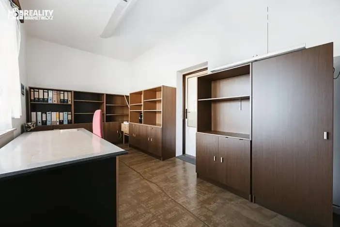 Prodej výrobních prostor, Hlubočany, 800 m2