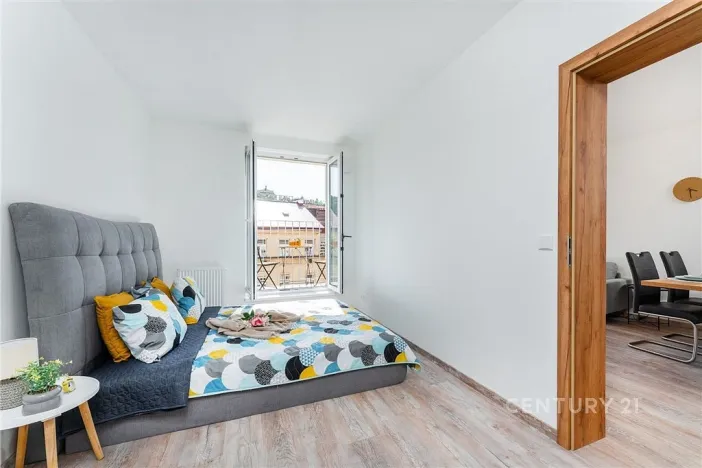 Pronájem bytu 2+kk, Praha, Plzeňská, 52 m2