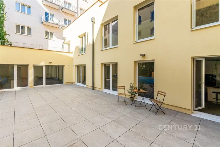 Pronájem bytu 3+kk, Praha, Plzeňská, 100 m2