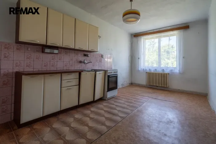 Prodej rodinného domu, Zlátenka, 425 m2