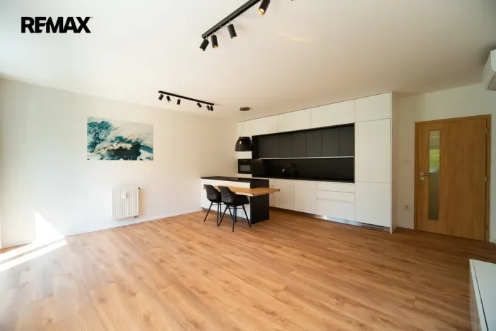 Pronájem bytu 2+kk, Milovice - Mladá, Višňová, 62 m2