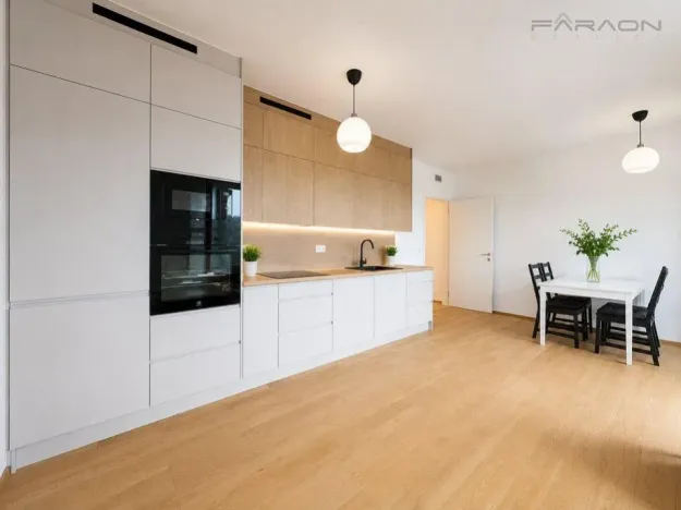 Pronájem bytu 2+kk, Praha - Radlice, U Komína, 57 m2