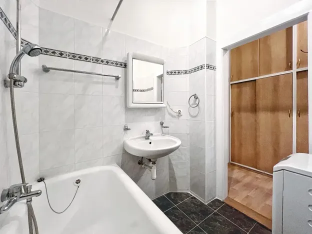 Pronájem bytu 2+kk, Praha - Vysočany, Prouzova, 50 m2