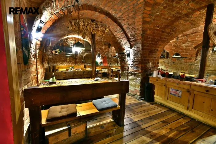 Prodej restaurace, Hradec Králové, Velké náměstí, 350 m2