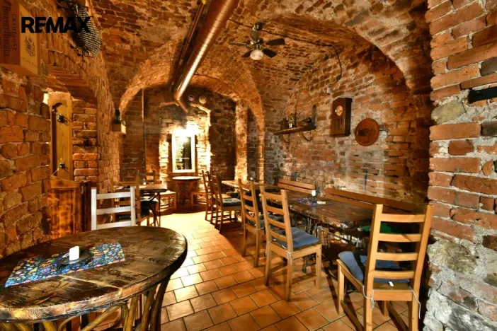 Prodej restaurace, Hradec Králové, Velké náměstí, 350 m2