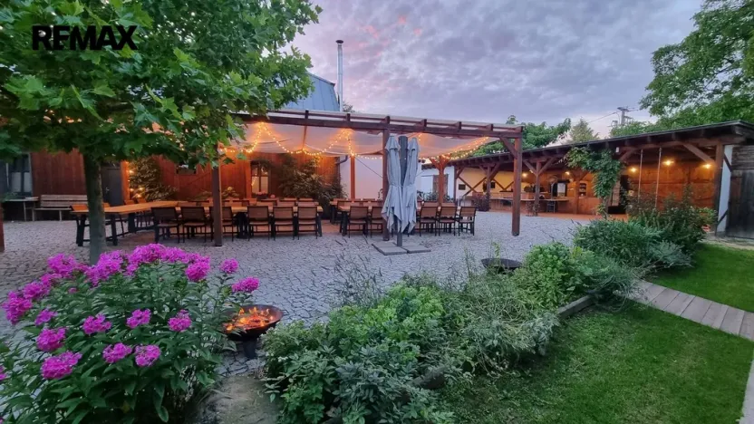 Prodej rodinného domu, Dolany - Véska, 382 m2