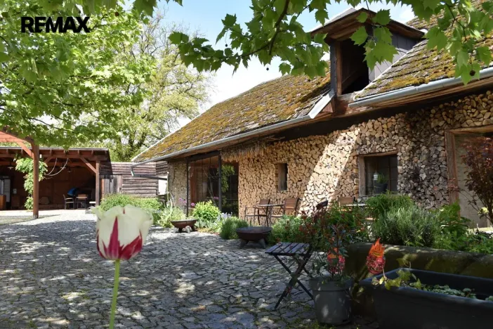 Prodej rodinného domu, Dolany - Véska, 382 m2