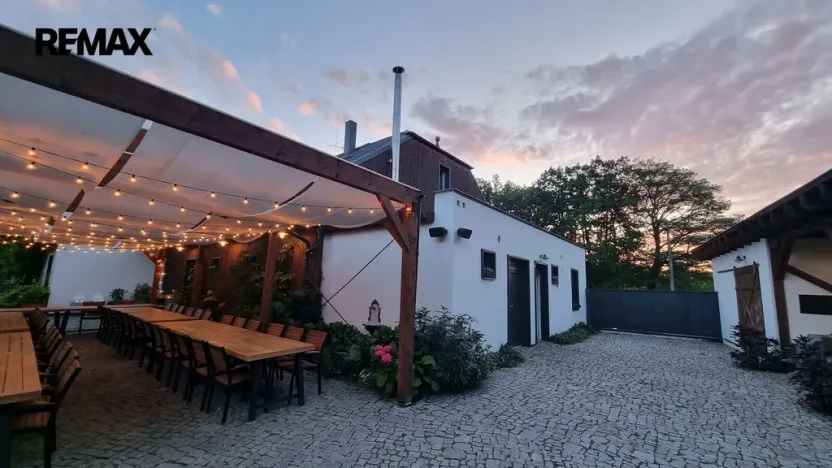 Prodej rodinného domu, Dolany - Véska, 382 m2