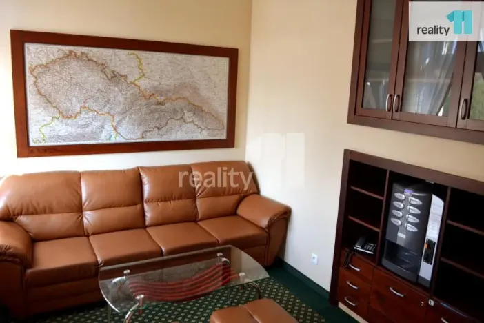 Pronájem kanceláře, Karlovy Vary - Dvory, Chebská, 33 m2