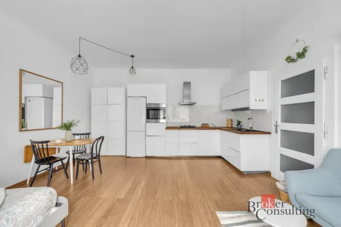 Prodej bytu 1+kk, Praha - Bubeneč, N. A. Někrasova, 49 m2
