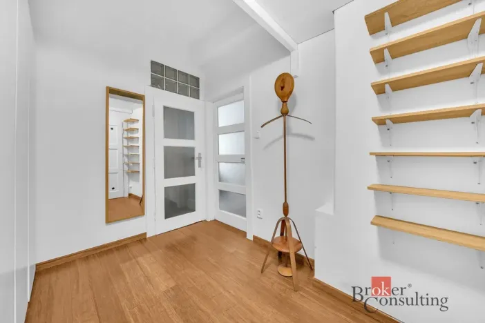 Prodej bytu 1+kk, Praha - Bubeneč, N. A. Někrasova, 49 m2