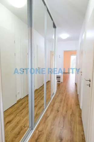 Pronájem bytu 2+kk, Praha - Vršovice, Košická, 69 m2