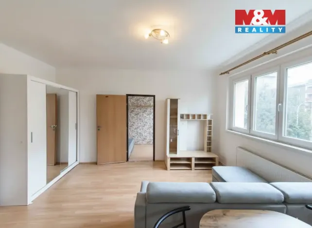 Pronájem bytu 2+kk, Praha - Břevnov, Svojsíkova, 41 m2