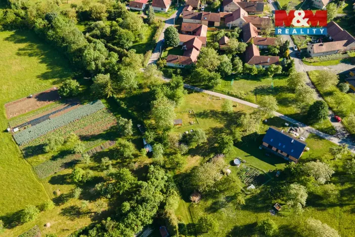Prodej pozemku pro bydlení, Chroustovice - Mentour, 1596 m2