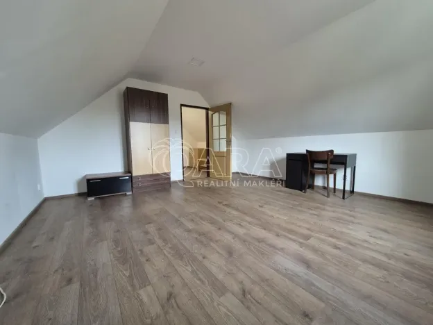 Pronájem rodinného domu, Kozojedy, 1. máje, 100 m2
