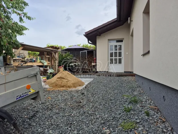 Pronájem rodinného domu, Kozojedy, 1. máje, 100 m2