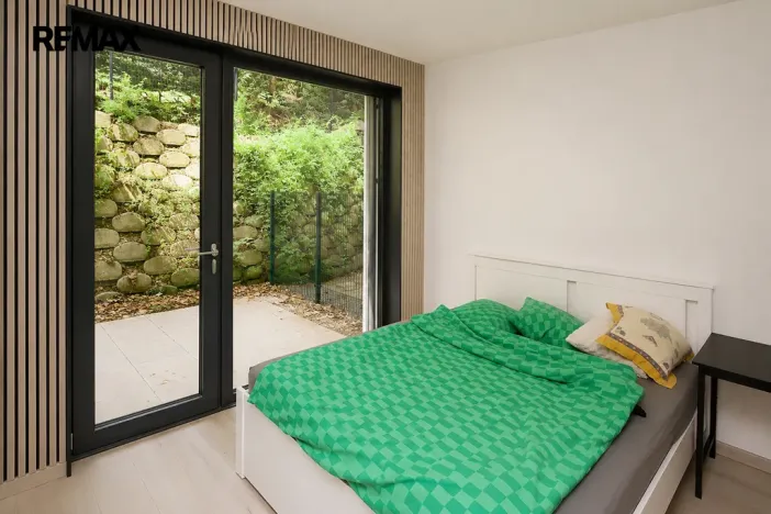 Pronájem bytu 1+kk, Praha - Hlubočepy, Na Zlíchově, 26 m2
