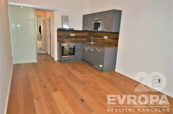 Pronájem bytu 1+kk, Praha, Peckova, 30 m2