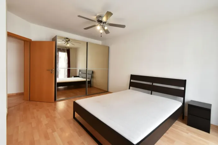 Pronájem bytu 2+kk, Praha - Holešovice, V háji, 55 m2