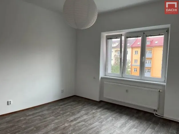 Pronájem bytu 1+kk, Olomouc, Zeyerova, 27 m2