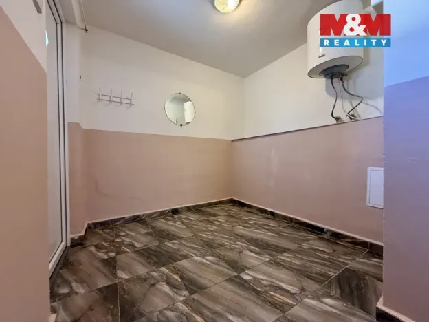 Pronájem komerční nemovitosti, Kladno - Kročehlavy, Kozinova, 22 m2