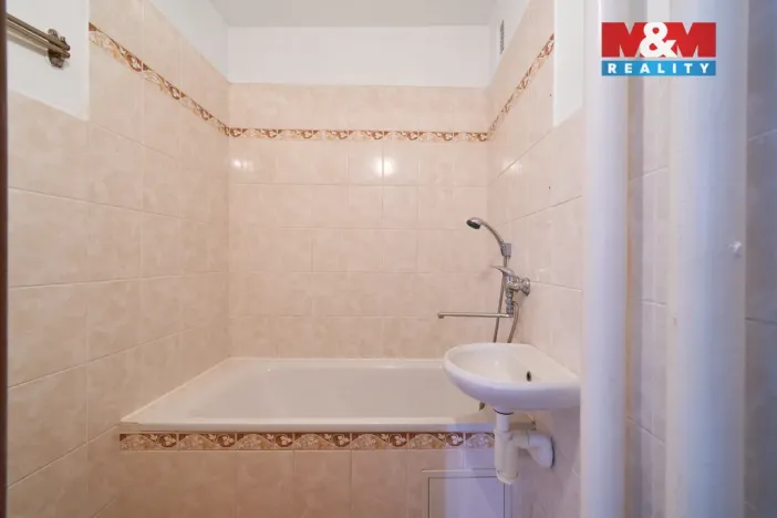 Prodej bytu 3+kk, Broumov - Olivětín, Dukelská, 49 m2